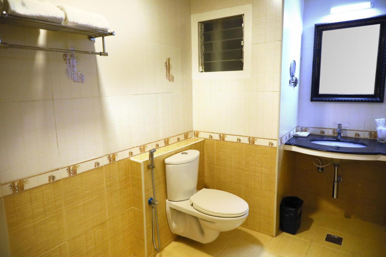 Taz Kamar Family Hotel Chennai Zewnętrze zdjęcie