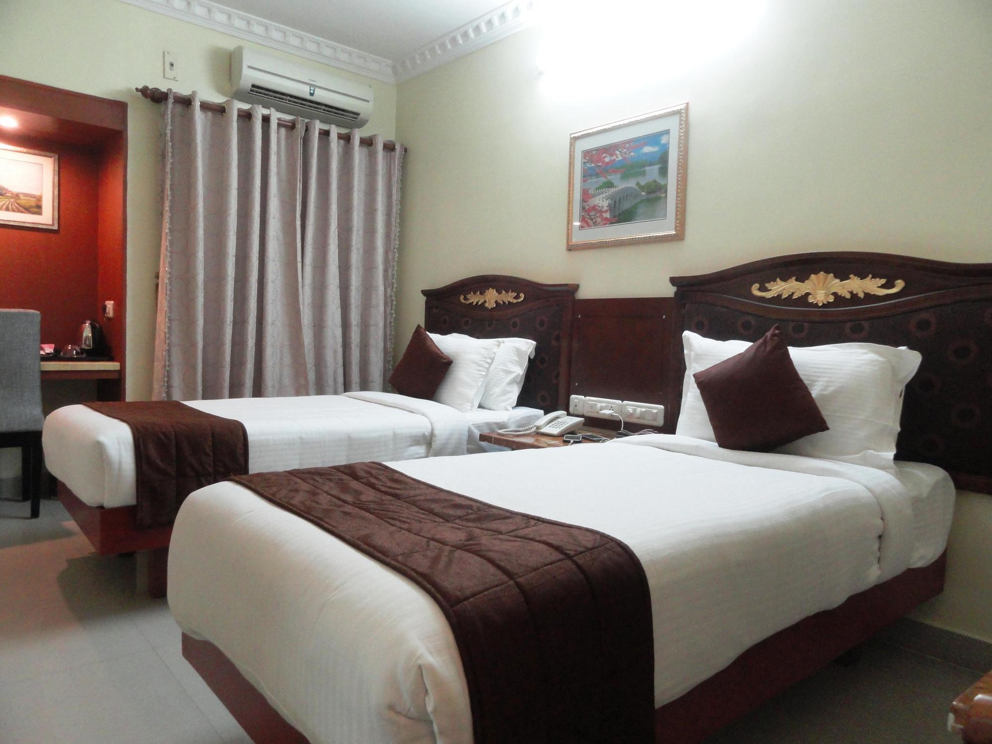 Taz Kamar Family Hotel Chennai Zewnętrze zdjęcie