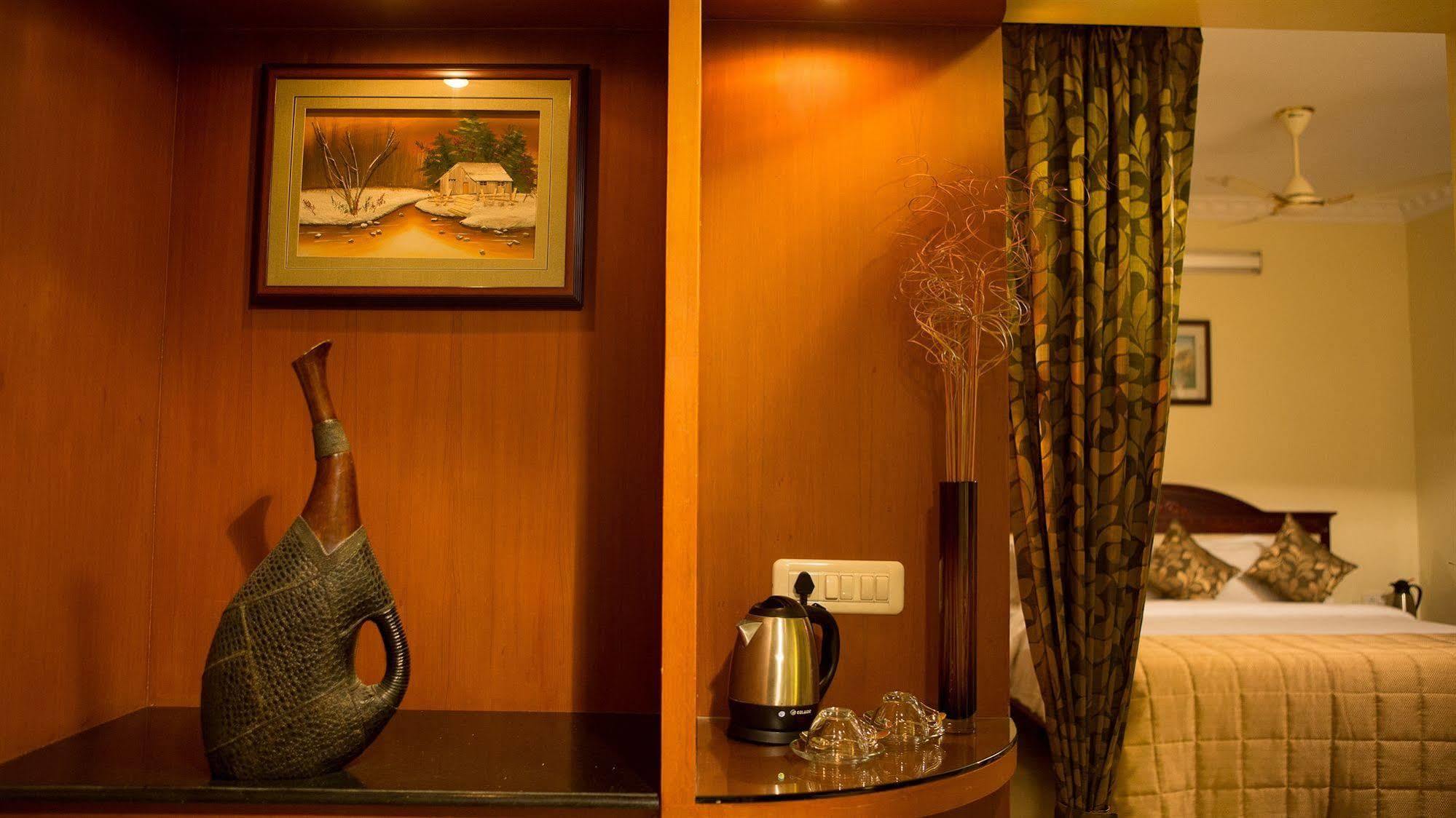 Taz Kamar Family Hotel Chennai Zewnętrze zdjęcie