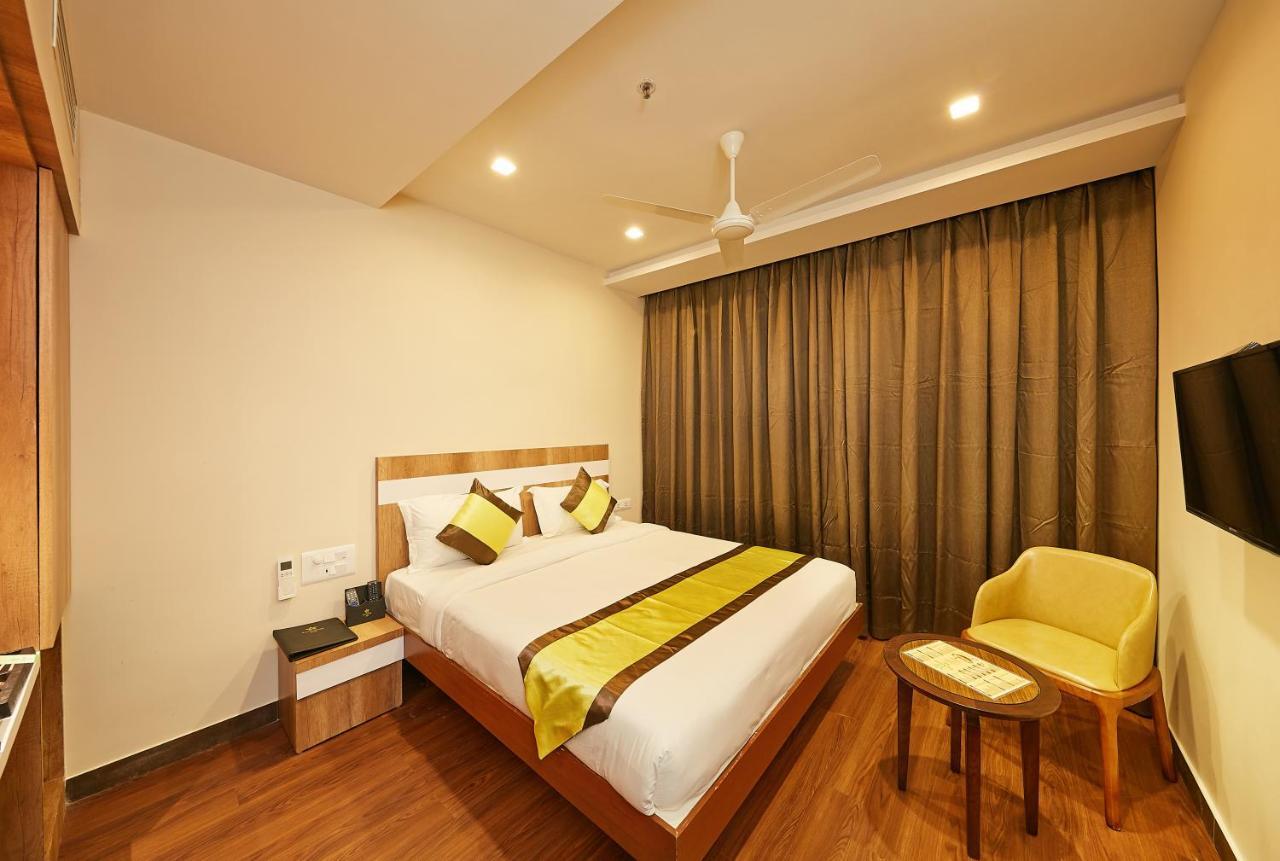 Taz Kamar Family Hotel Chennai Zewnętrze zdjęcie